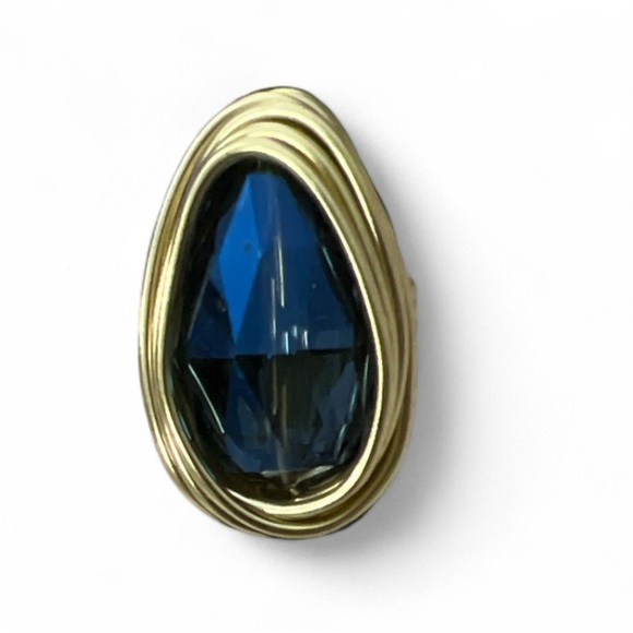 Jewelry - Elegant Blue and Gold Women's Ring